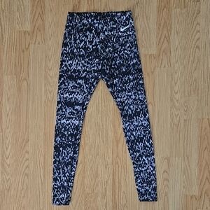 Women's Nike Black and White Patterned Leggings